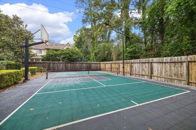 2806 Whispering Fern Court, Kingwood, TX 77345
