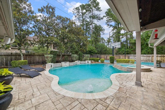 2806 Whispering Fern Court, Kingwood, TX 77345