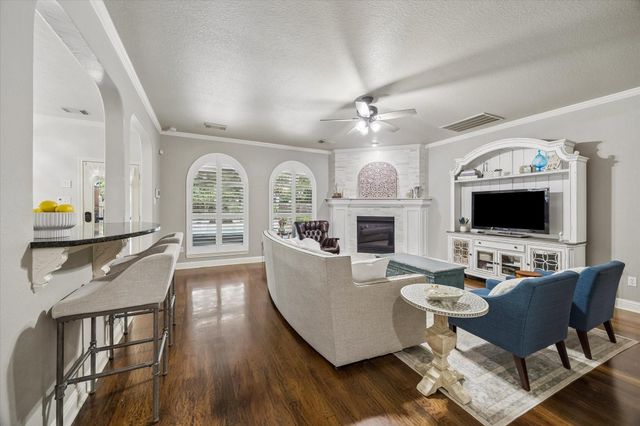 2806 Whispering Fern Court, Kingwood, TX 77345