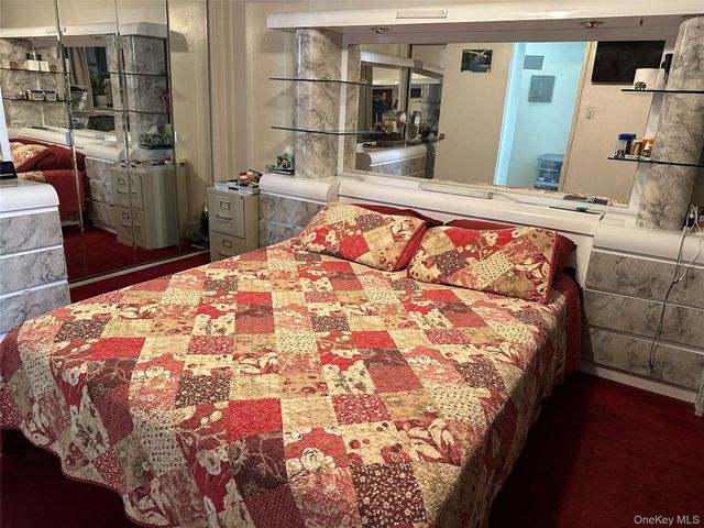 87-15 204th Street B67, Hollis, NY 11423