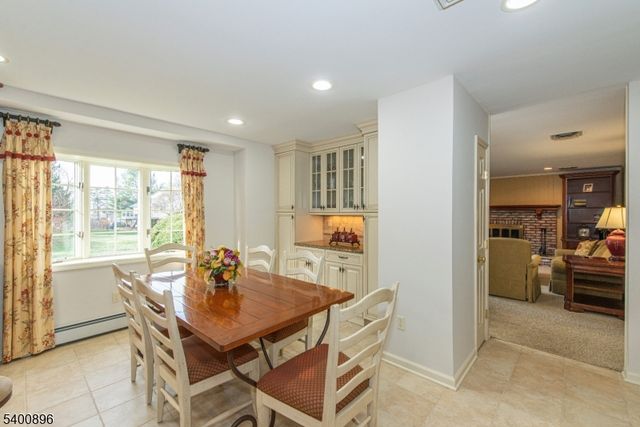 3 LYNN DR, Randolph Twp., NJ 07869