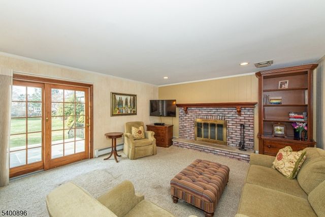 3 LYNN DR, Randolph Twp., NJ 07869