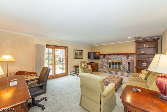 3 LYNN DR, Randolph Twp., NJ 07869