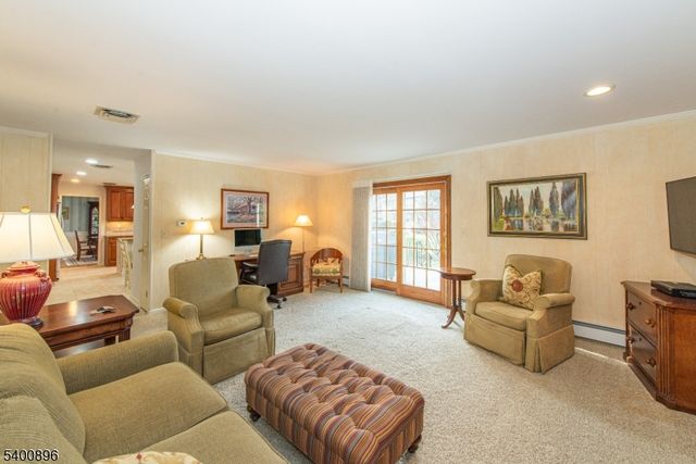 3 LYNN DR, Randolph Twp., NJ 07869