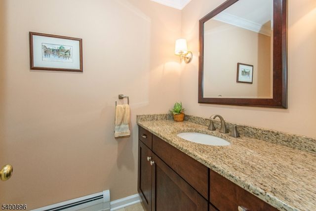 3 LYNN DR, Randolph Twp., NJ 07869