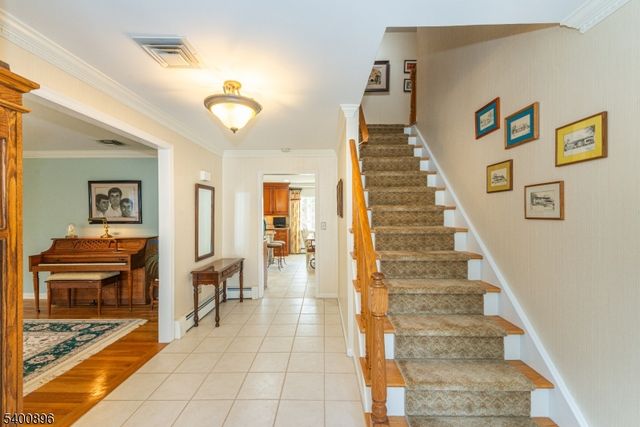 3 LYNN DR, Randolph Twp., NJ 07869