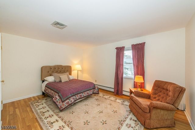 3 LYNN DR, Randolph Twp., NJ 07869