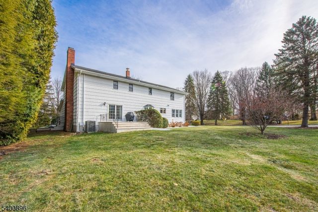 3 LYNN DR, Randolph Twp., NJ 07869