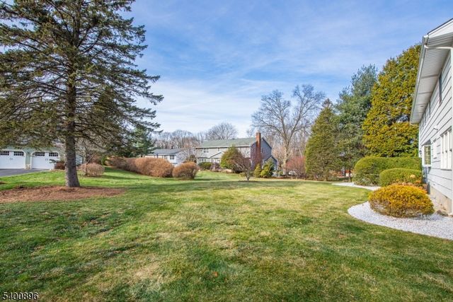 3 LYNN DR, Randolph Twp., NJ 07869