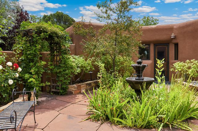194 Arroyo Hondo Trail, Santa Fe, NM 87508