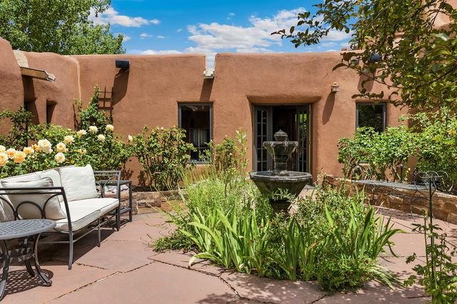 194 Arroyo Hondo Trail, Santa Fe, NM 87508