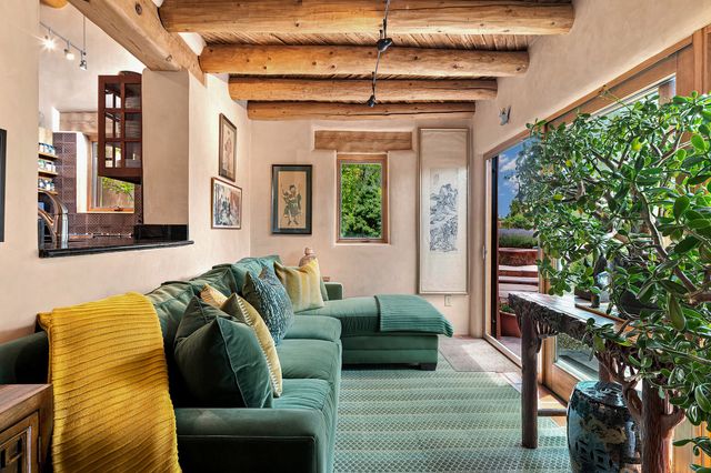 194 Arroyo Hondo Trail, Santa Fe, NM 87508