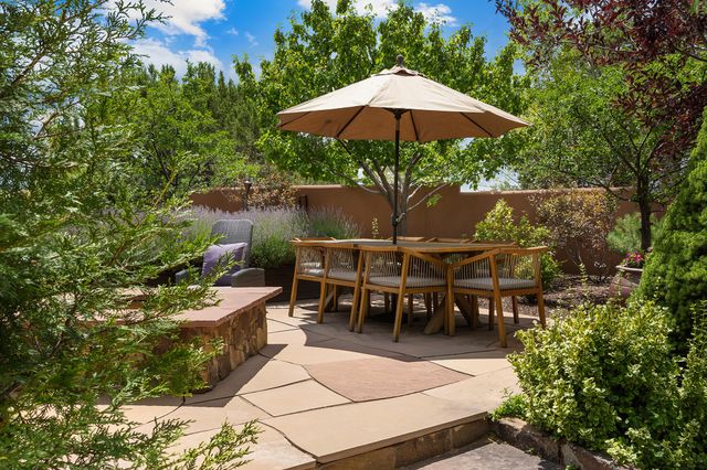 194 Arroyo Hondo Trail, Santa Fe, NM 87508