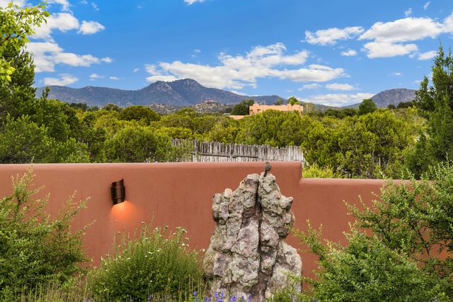 194 Arroyo Hondo Trail, Santa Fe, NM 87508