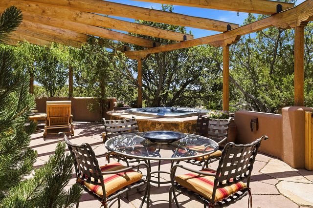 194 Arroyo Hondo Trail, Santa Fe, NM 87508
