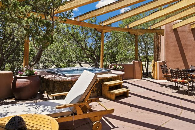 194 Arroyo Hondo Trail, Santa Fe, NM 87508
