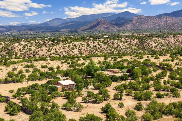 194 Arroyo Hondo Trail, Santa Fe, NM 87508