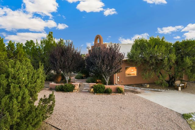 194 Arroyo Hondo Trail, Santa Fe, NM 87508
