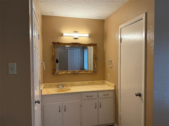 205 Santa Monica St, Portland, TX 78374