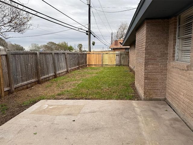205 Santa Monica St, Portland, TX 78374