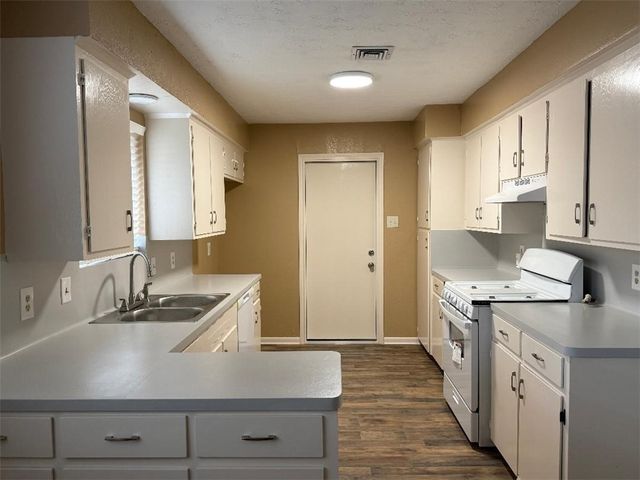 205 Santa Monica St, Portland, TX 78374