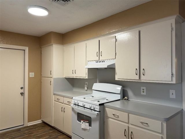 205 Santa Monica St, Portland, TX 78374