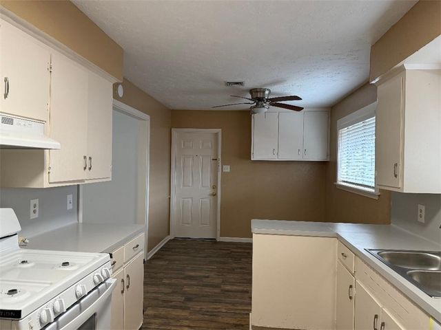 205 Santa Monica St, Portland, TX 78374