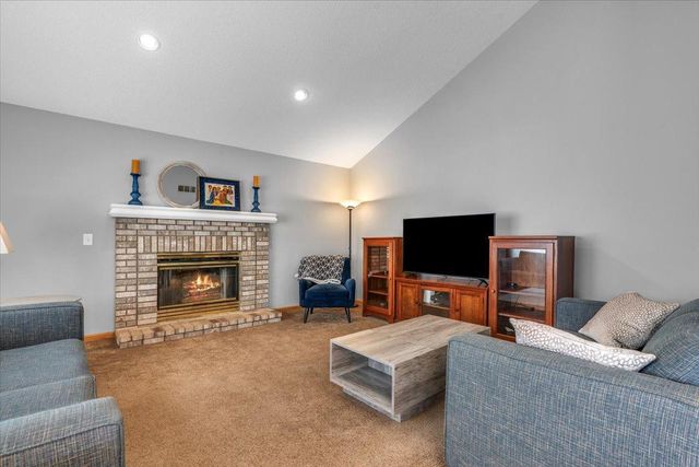 6709 Promontory Drive, Eden Prairie, MN 55346