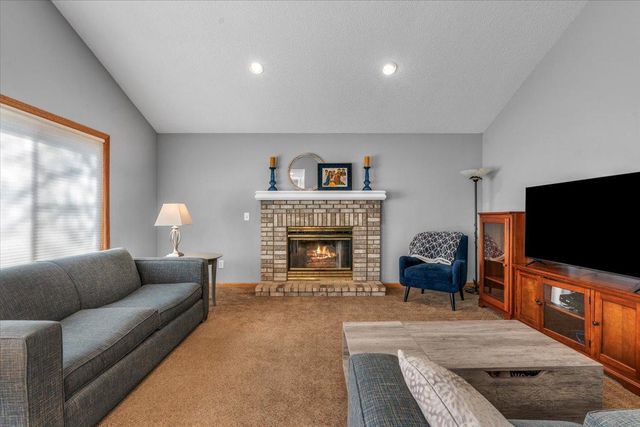 6709 Promontory Drive, Eden Prairie, MN 55346