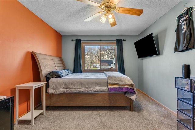 6709 Promontory Drive, Eden Prairie, MN 55346