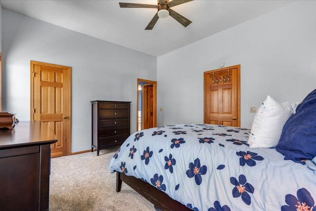 6709 Promontory Drive, Eden Prairie, MN 55346