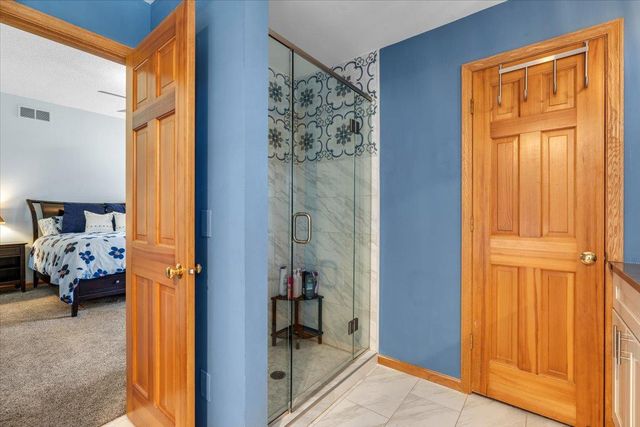 6709 Promontory Drive, Eden Prairie, MN 55346