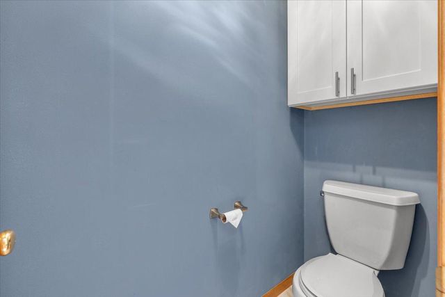 6709 Promontory Drive, Eden Prairie, MN 55346