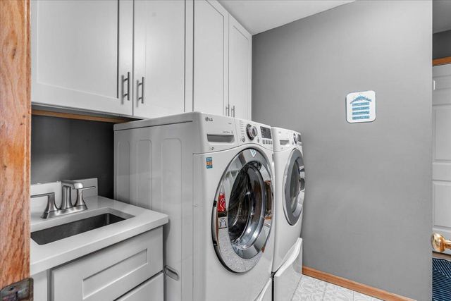 6709 Promontory Drive, Eden Prairie, MN 55346