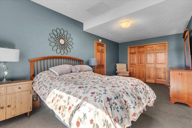 6709 Promontory Drive, Eden Prairie, MN 55346