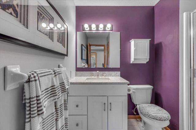 6709 Promontory Drive, Eden Prairie, MN 55346