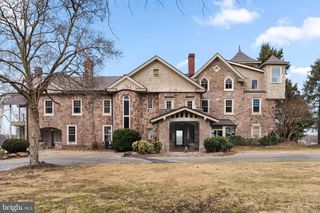 227 CLIFF AVE, Edgewater Park, NJ 08010