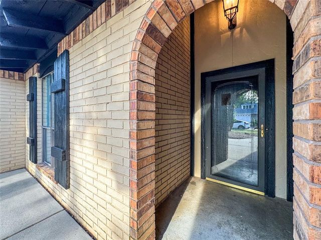 112 Wellington Lane, Moore, OK 73160