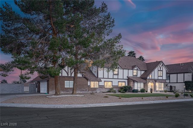 2740 Family Court, Las Vegas, NV 89117