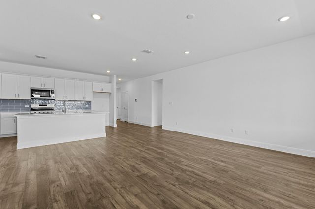 137 Union Pacific DR, Cedar Creek, TX 78612