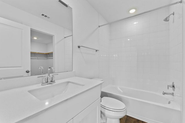 137 Union Pacific DR, Cedar Creek, TX 78612