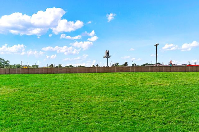 137 Union Pacific DR, Cedar Creek, TX 78612