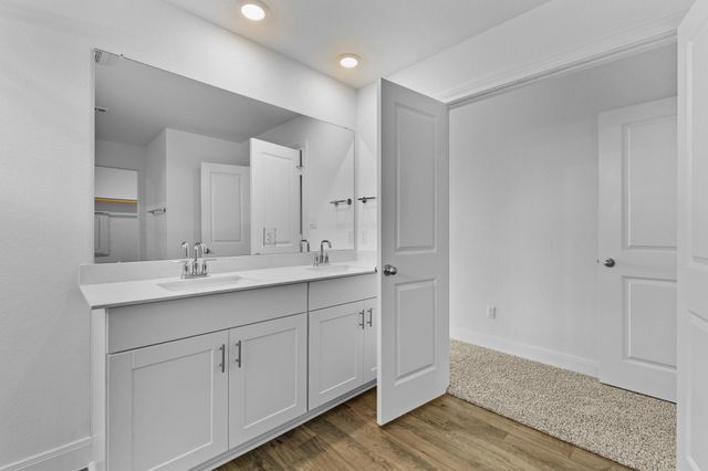 137 Union Pacific DR, Cedar Creek, TX 78612
