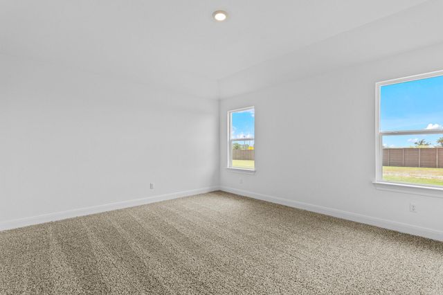 137 Union Pacific DR, Cedar Creek, TX 78612