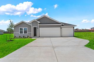 137 Union Pacific DR, Cedar Creek, TX 78612