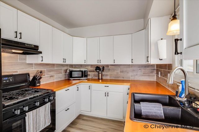 4700 KING ARTHUR WY, Cheyenne, WY 82009