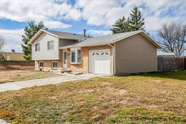 4700 KING ARTHUR WY, Cheyenne, WY 82009