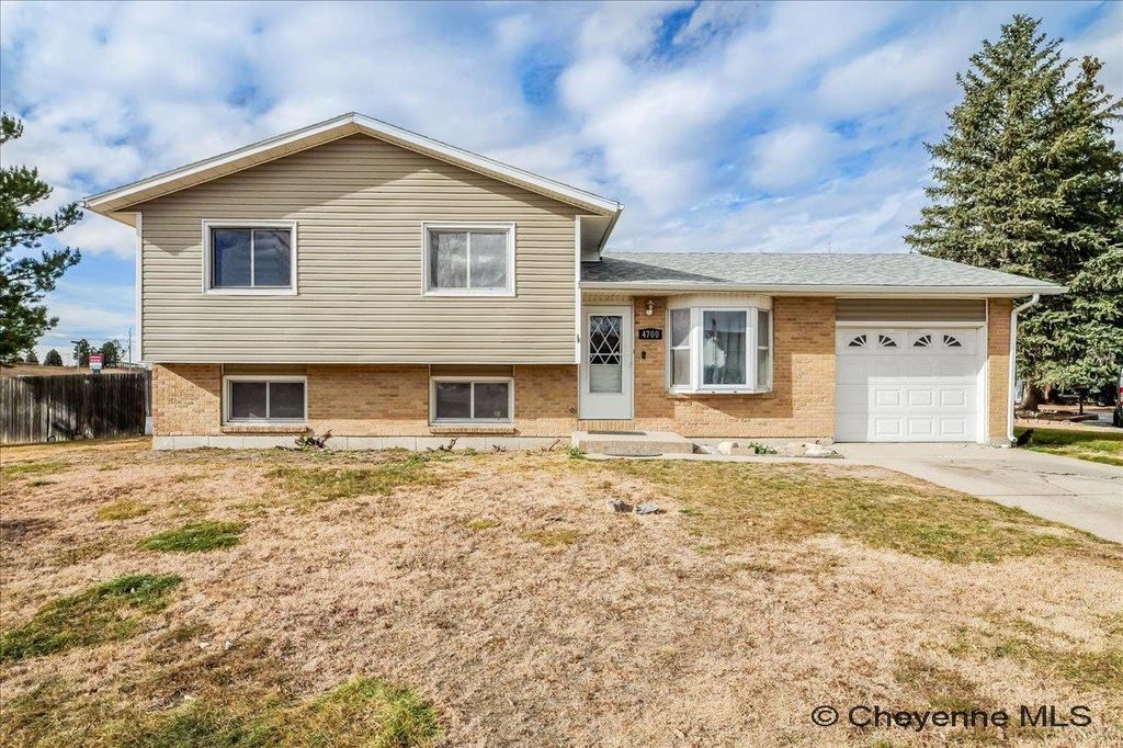 4700 KING ARTHUR WY, Cheyenne, WY 82009
