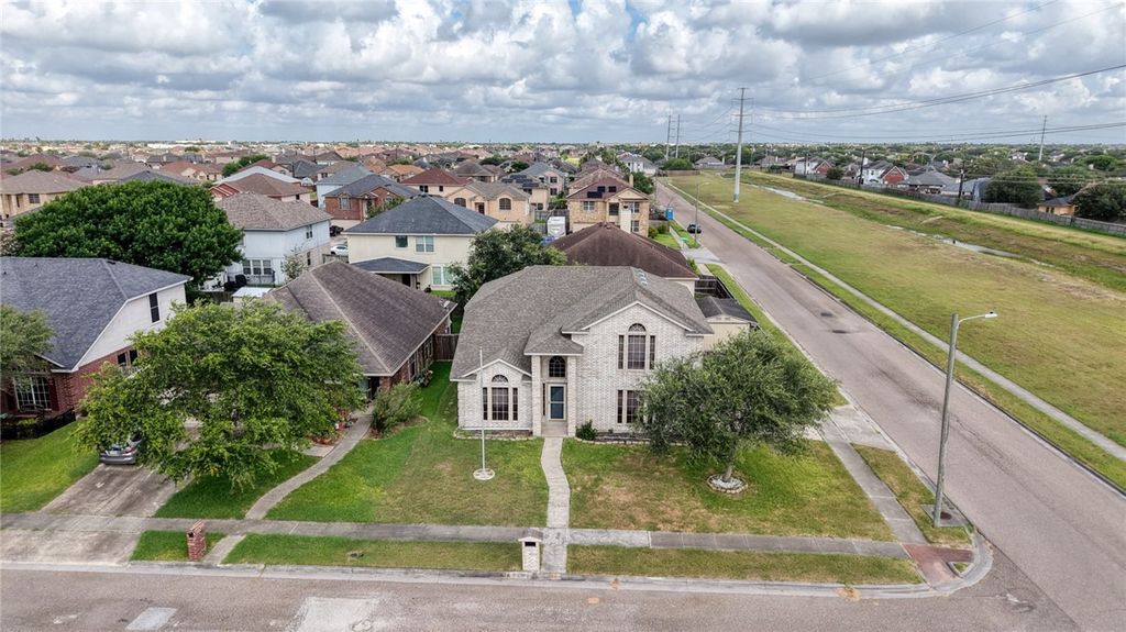 3901 Gibraltar Dr, Corpus Christi, TX 78414 — photo 2
