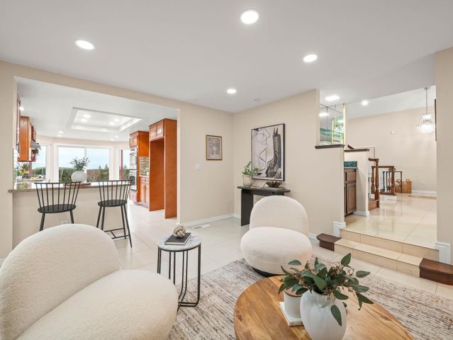 43718 Cameron Hills Dr, Fremont, CA 94539